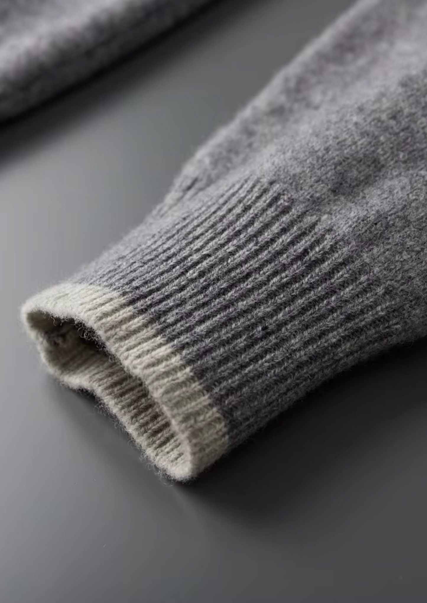 Zweifarbige Merino-Strickjacke mit Reißverschluss