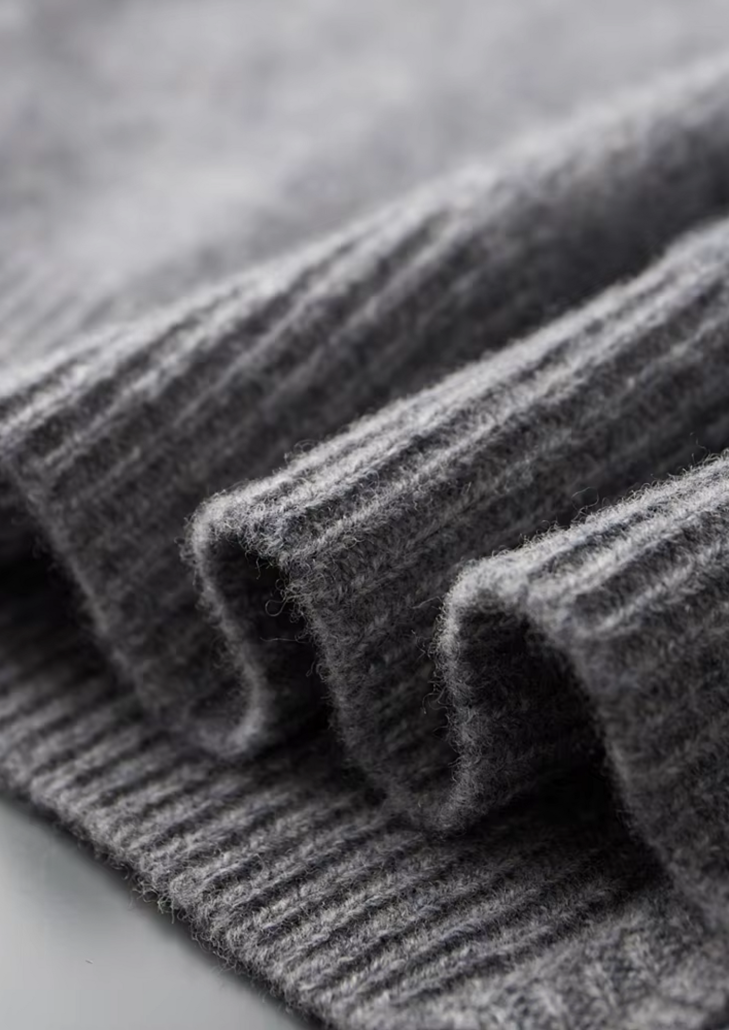 Zweifarbige Merino-Strickjacke mit Reißverschluss